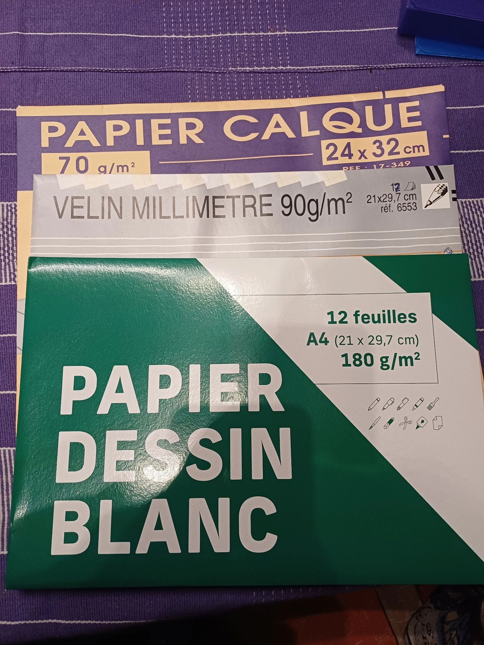 Lot de papier  millimétré  calque et a dessin neuf
